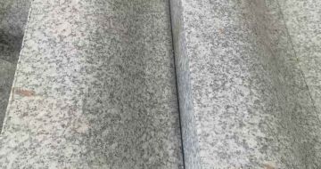 岳阳芙蓉白S型拉丝面路沿石