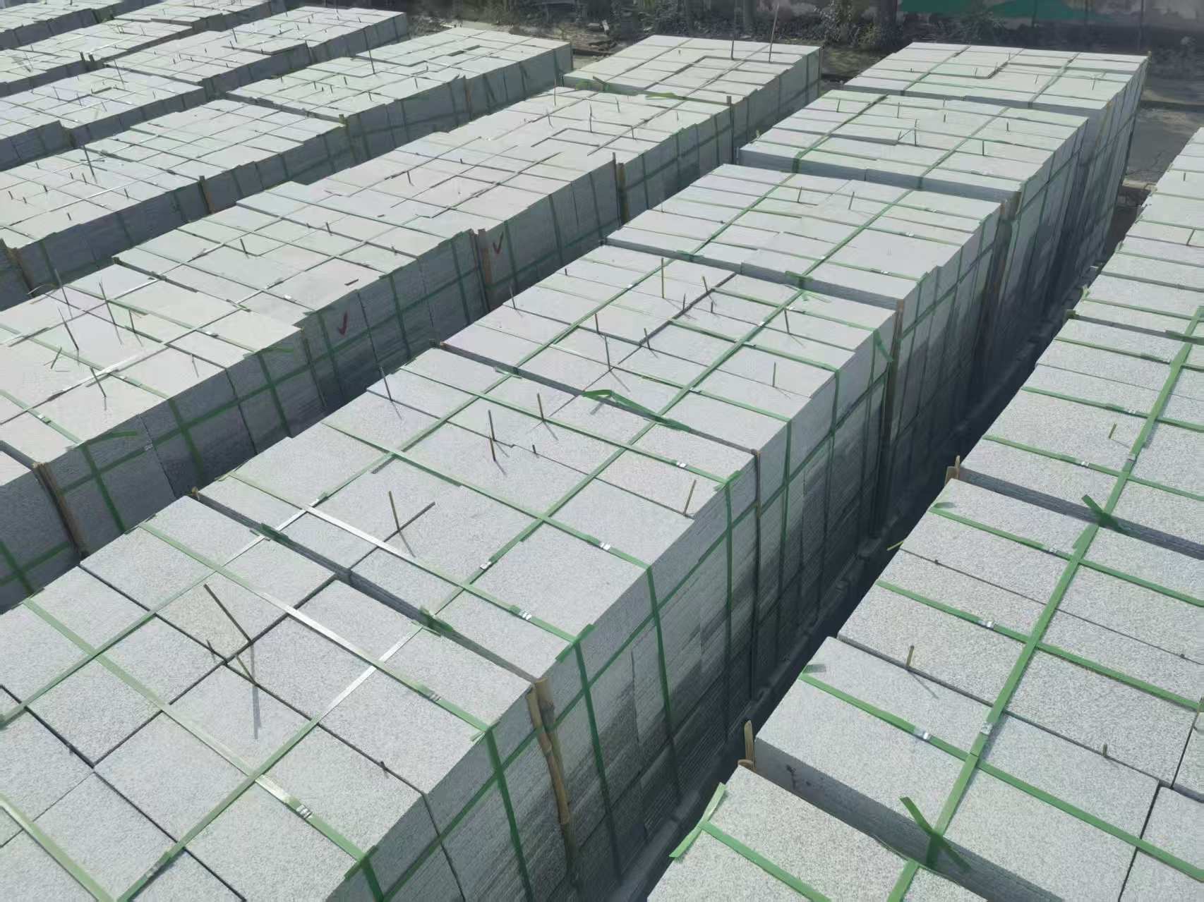 岳阳 芝麻白1.8公分火烧300*600地铺，清仓大甩卖