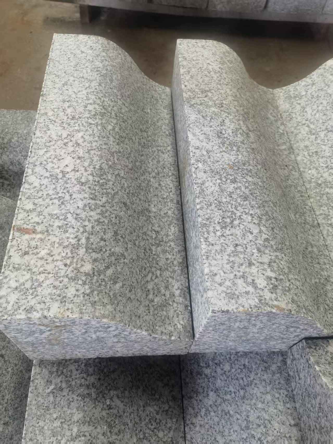 岳阳芙蓉白S型拉丝面路沿石