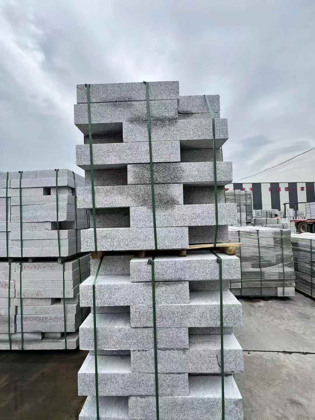 岳阳 芙蓉白路沿石