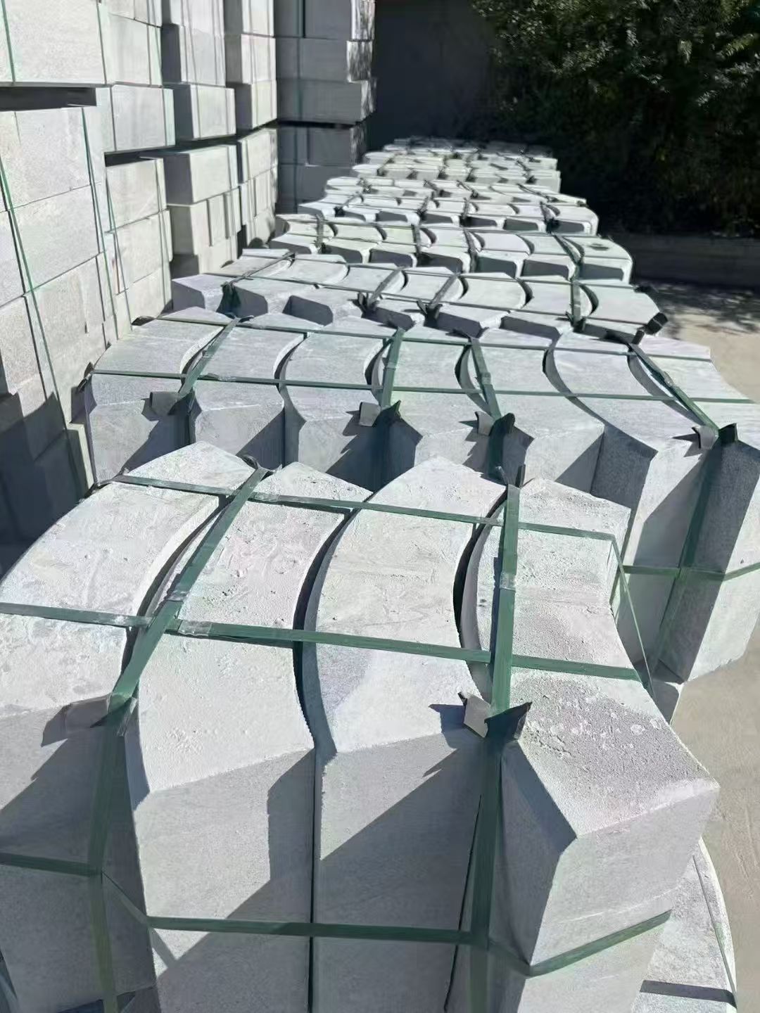 岳阳 芝麻灰弧形路沿石