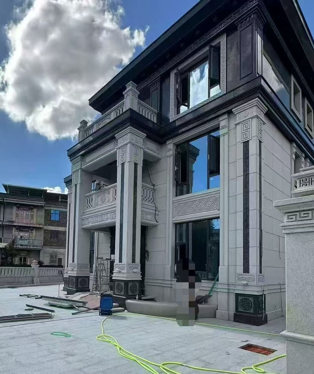 岳阳 别墅干挂，芝麻白与芝麻黑完美配合