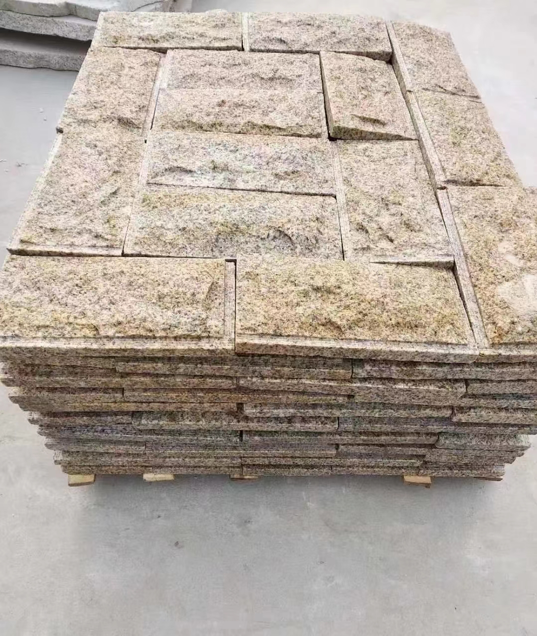 岳阳黄锈石蘑菇石